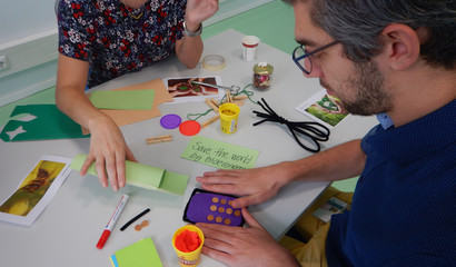 In ko-kreativen Workshops diskutieren Menschen aus ganz unterschiedlichen Bereichen, welche Leitlinien für die Ausbildung in der Bioökonomie gelten sollen.